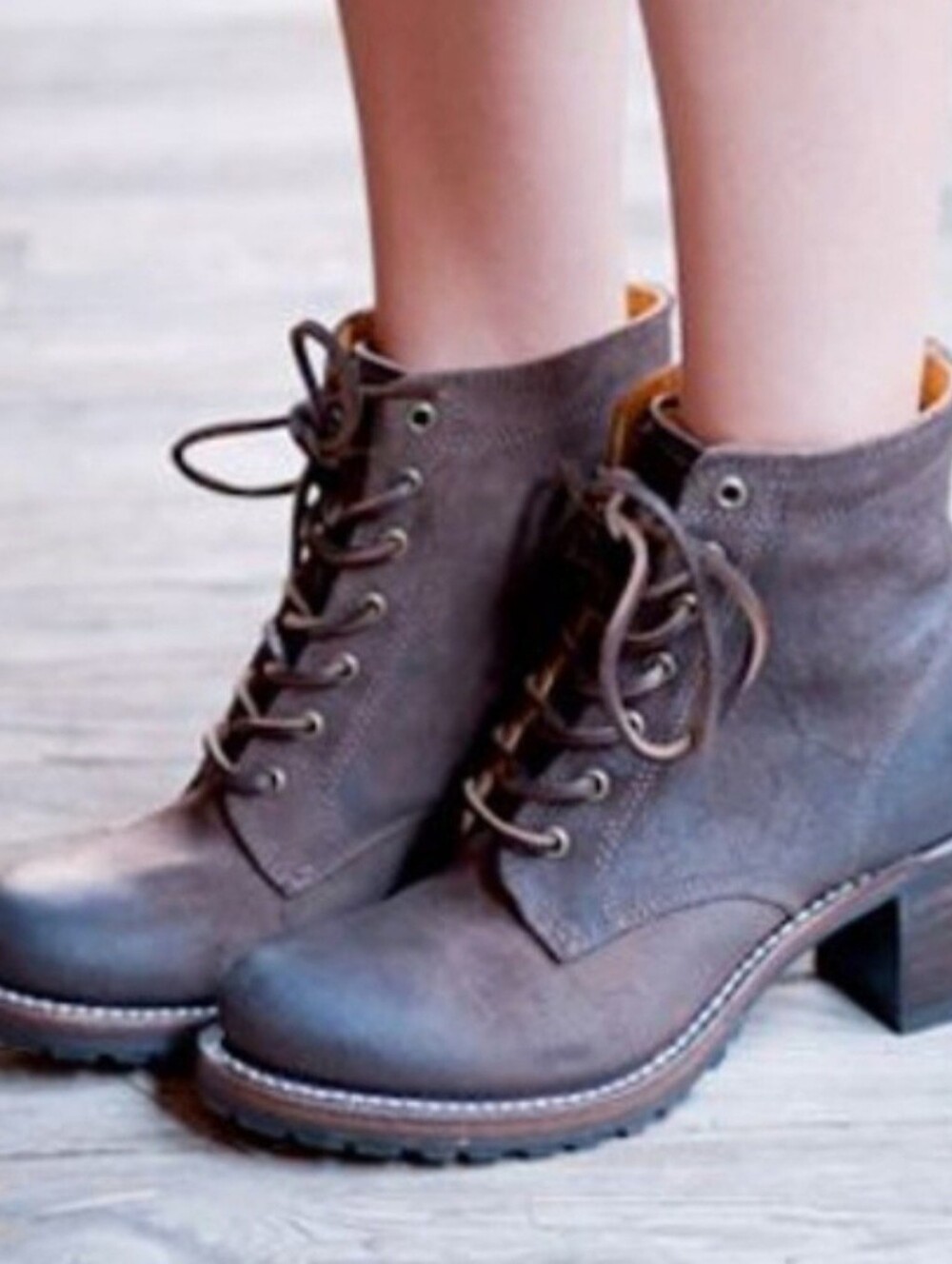 Frye Sabrina 6G Suede Lace-Ups 6.5